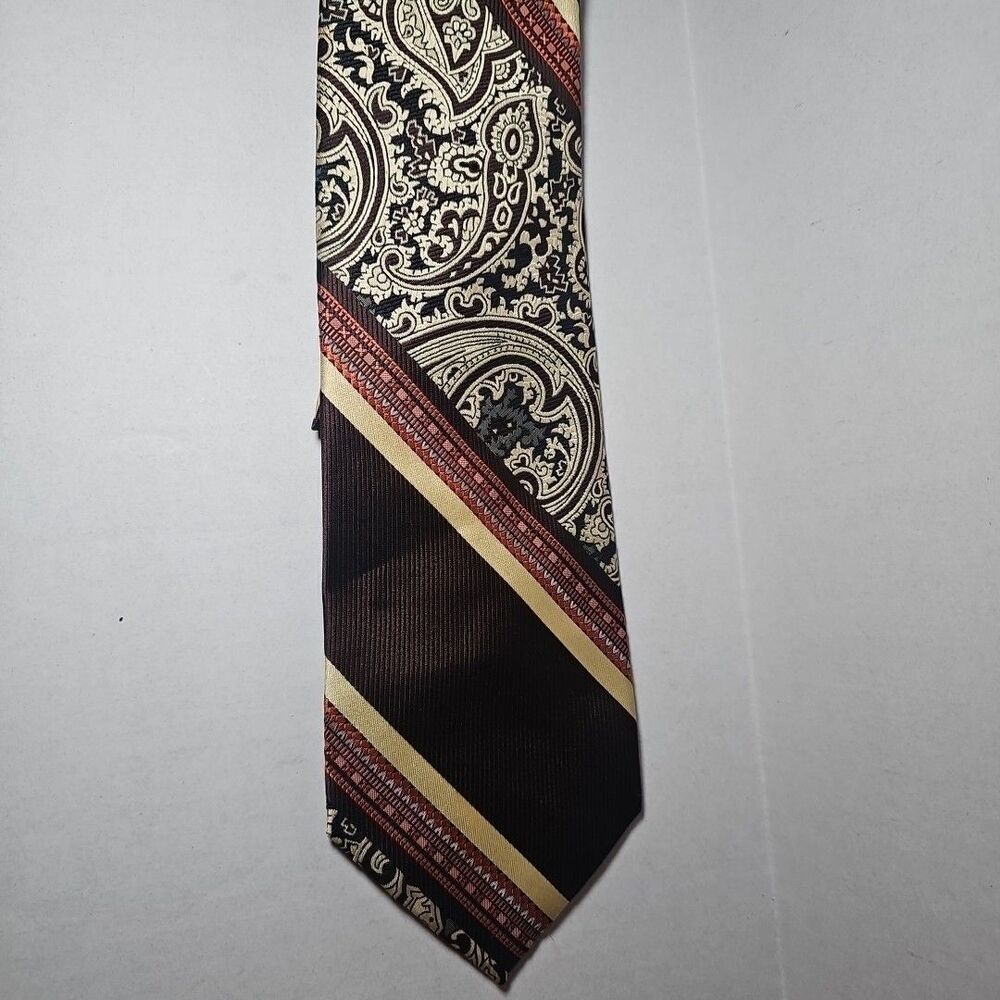 Vintage 1970s Men's Brown Paisley Polyester Neck Tie